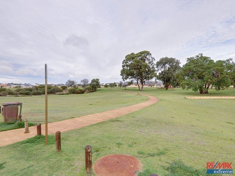 9 St Louis Avenue, Hocking WA 6065