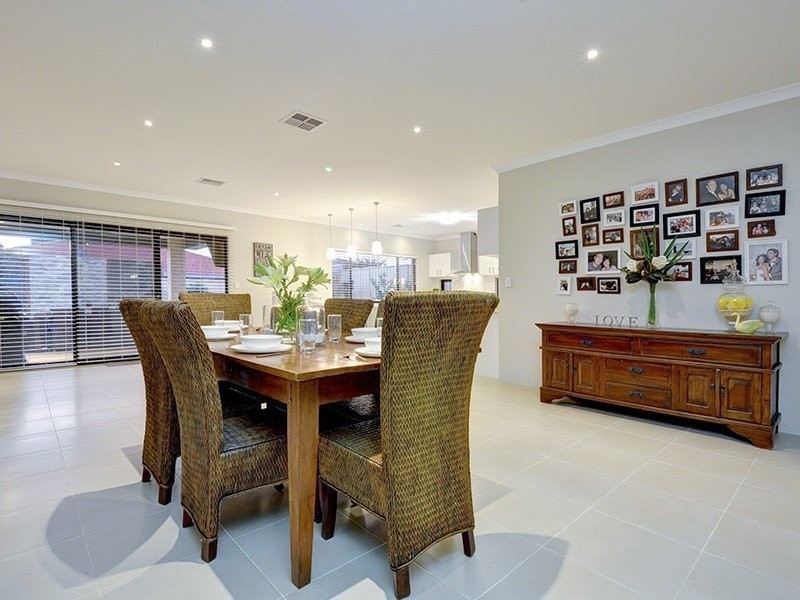 21 Alandale Bend, Banksia Grove WA 6031