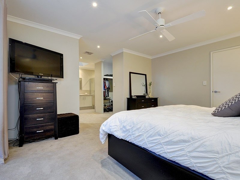 21 Alandale Bend, Banksia Grove WA 6031