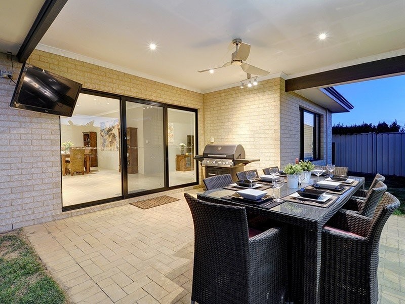 21 Alandale Bend, Banksia Grove WA 6031