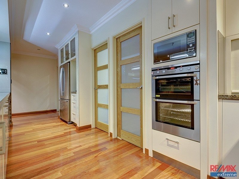 31 Matta Way, Pearsall WA 6065