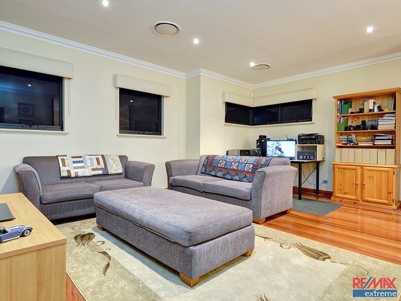 31 Matta Way, Pearsall WA 6065