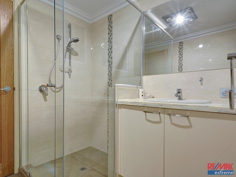 31 Matta Way, Pearsall WA 6065