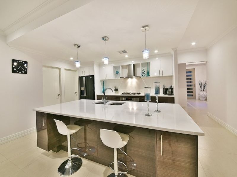 9 Fuchsia Street, Carramar WA 6031