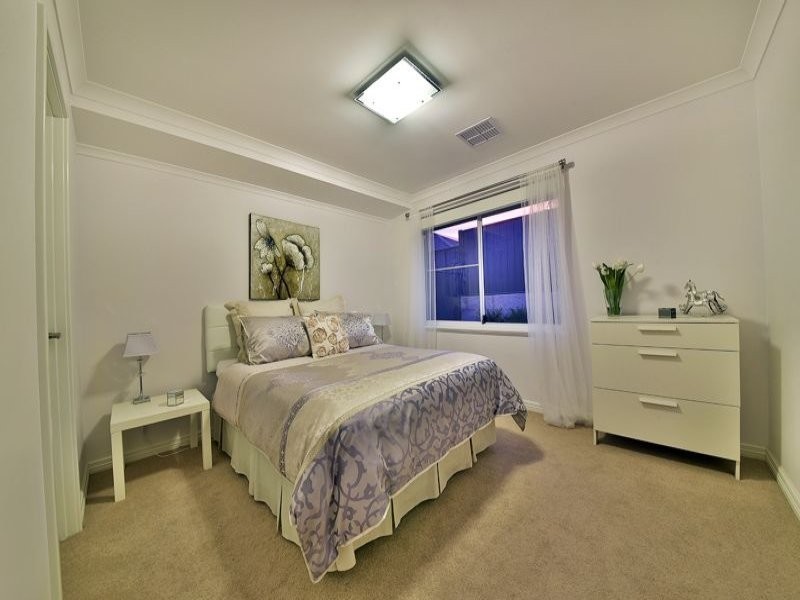 9 Fuchsia Street, Carramar WA 6031