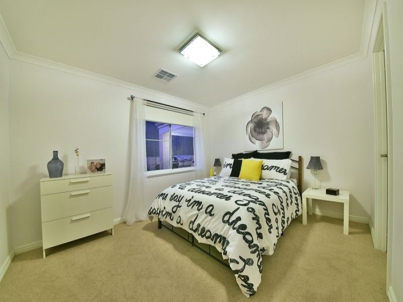 9 Fuchsia Street, Carramar WA 6031