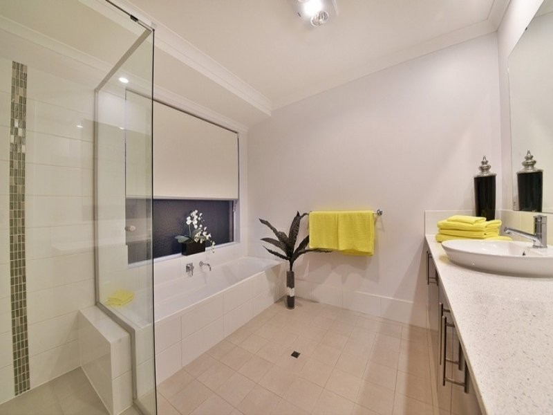 9 Fuchsia Street, Carramar WA 6031