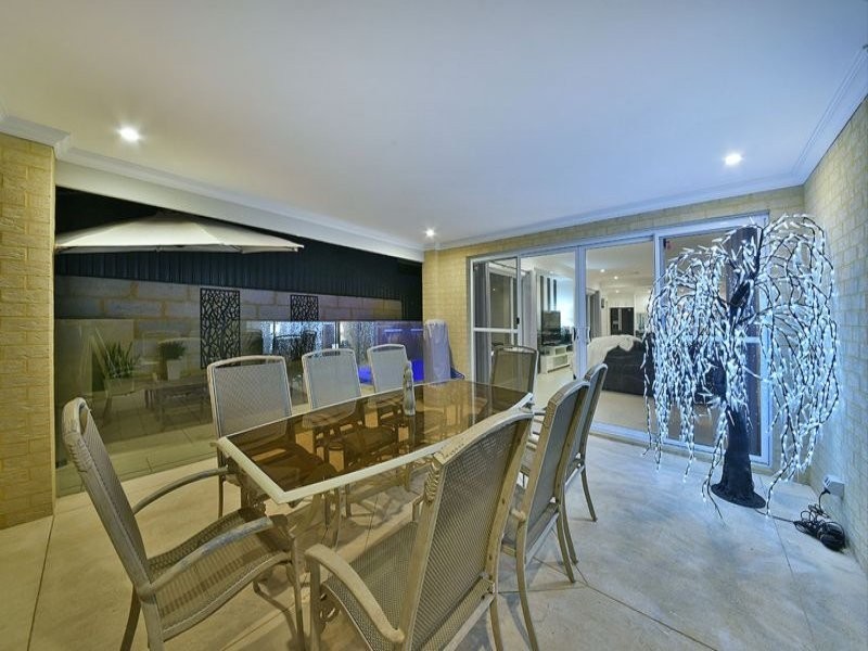 9 Fuchsia Street, Carramar WA 6031