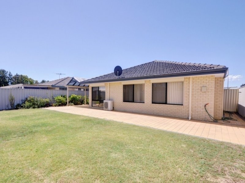 6 Gardneri Way, Banksia Grove WA 6031