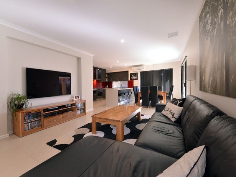 4 Ficarra Way, Sinagra WA 6065