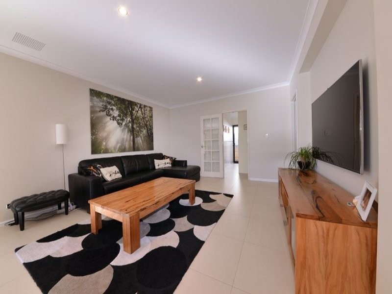 4 Ficarra Way, Sinagra WA 6065