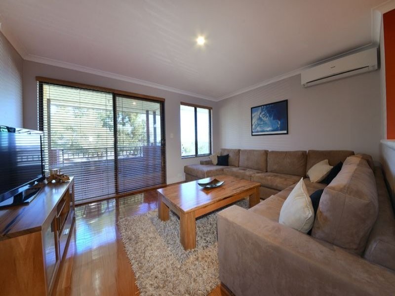 4 Ficarra Way, Sinagra WA 6065