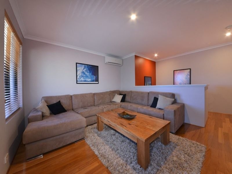 4 Ficarra Way, Sinagra WA 6065