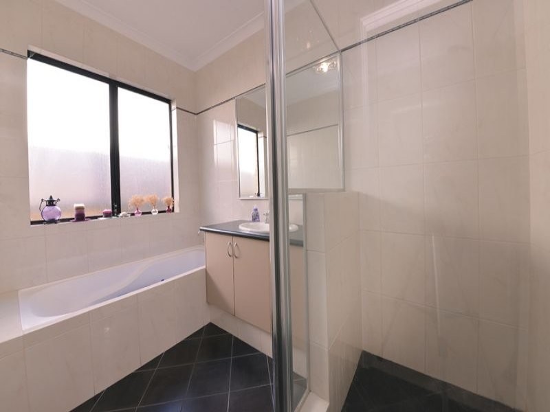 4 Ficarra Way, Sinagra WA 6065