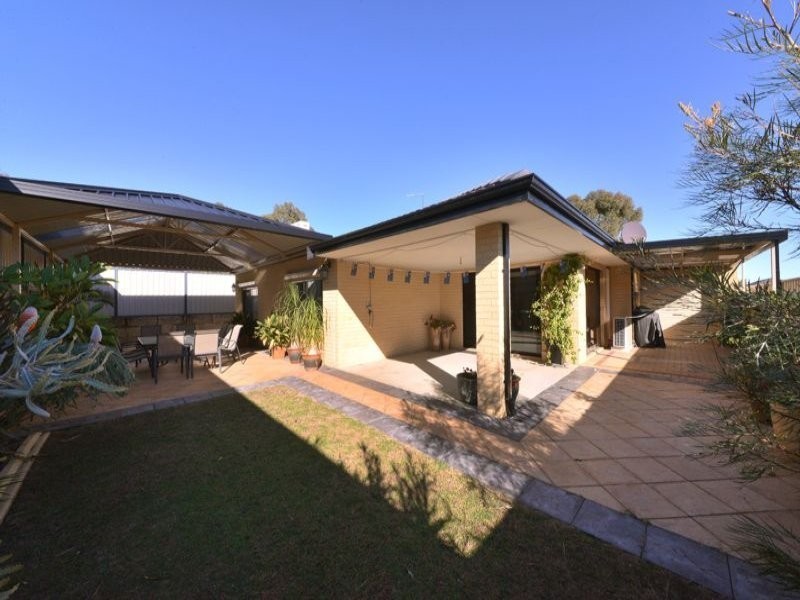4 Ficarra Way, Sinagra WA 6065