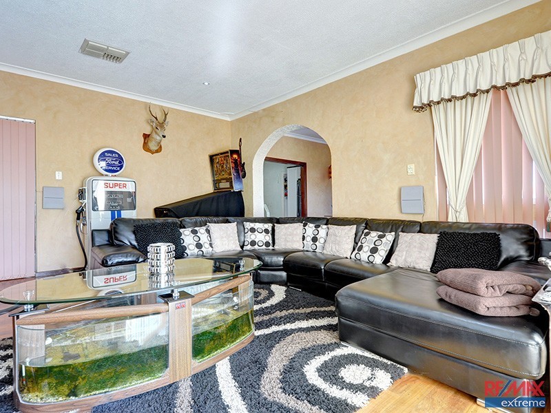 32 Eastdene Circle, Nollamara WA 6061
