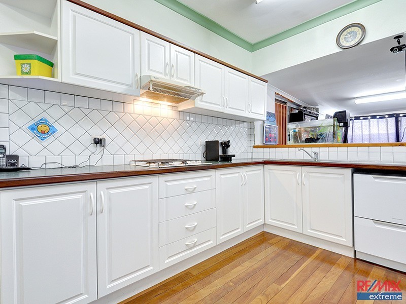 32 Eastdene Circle, Nollamara WA 6061