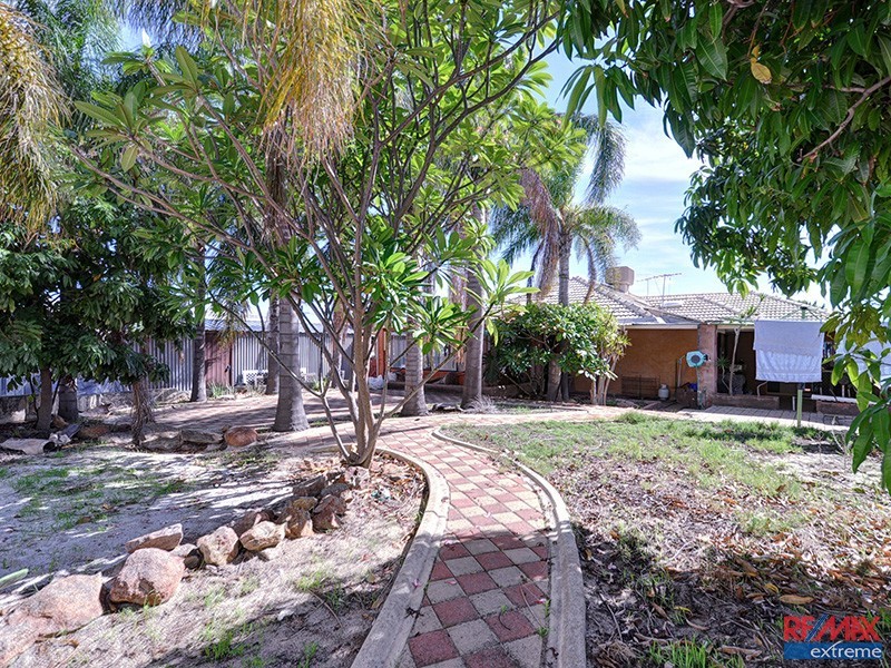 32 Eastdene Circle, Nollamara WA 6061