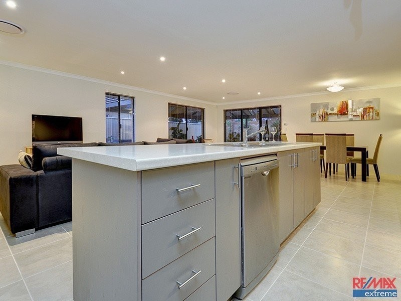 1 Roma Lane, Banksia Grove WA 6031