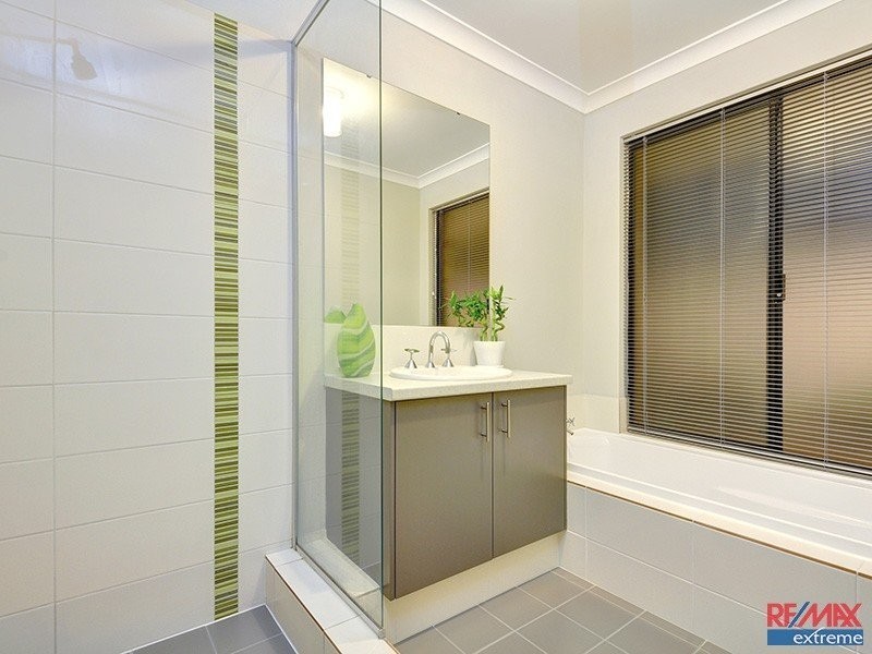 1 Roma Lane, Banksia Grove WA 6031