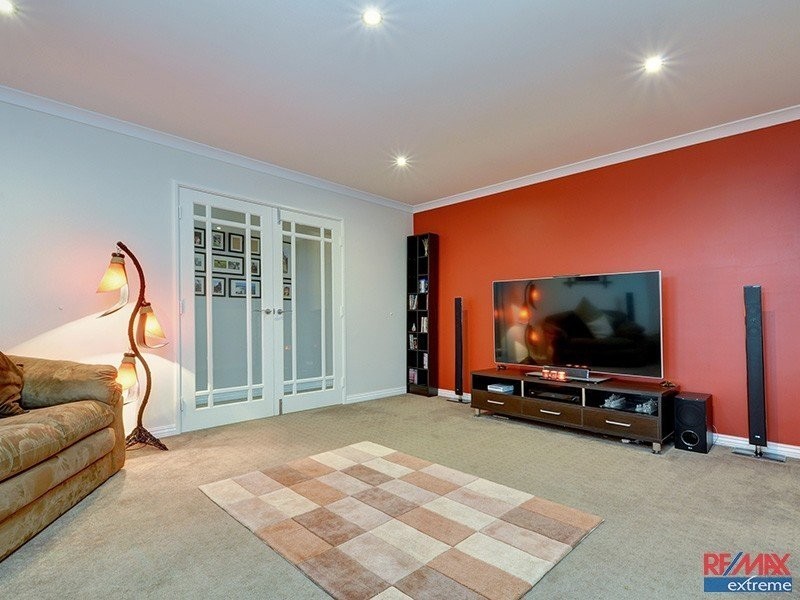 12 Alandale Bend, Banksia Grove WA 6031