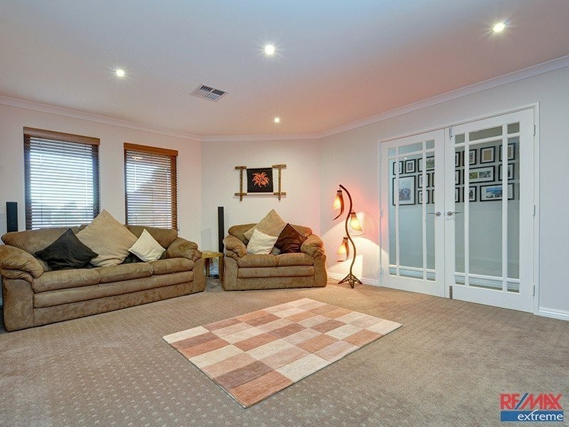 12 Alandale Bend, Banksia Grove WA 6031