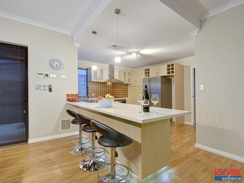 12 Alandale Bend, Banksia Grove WA 6031