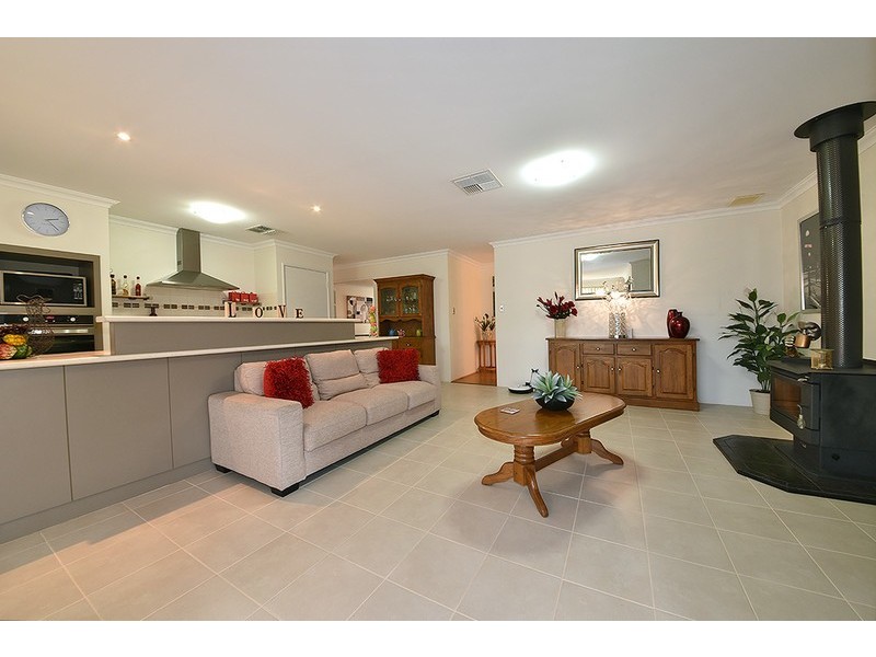 4 Archimedes Crescent, Tapping WA 6065
