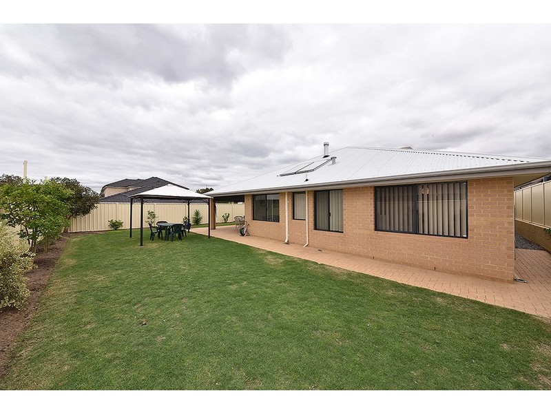 4 Archimedes Crescent, Tapping WA 6065