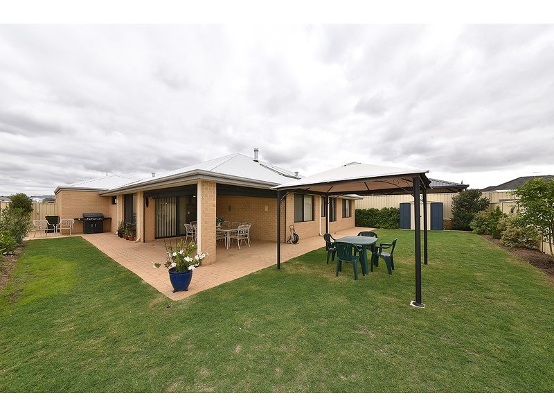 4 Archimedes Crescent, Tapping WA 6065