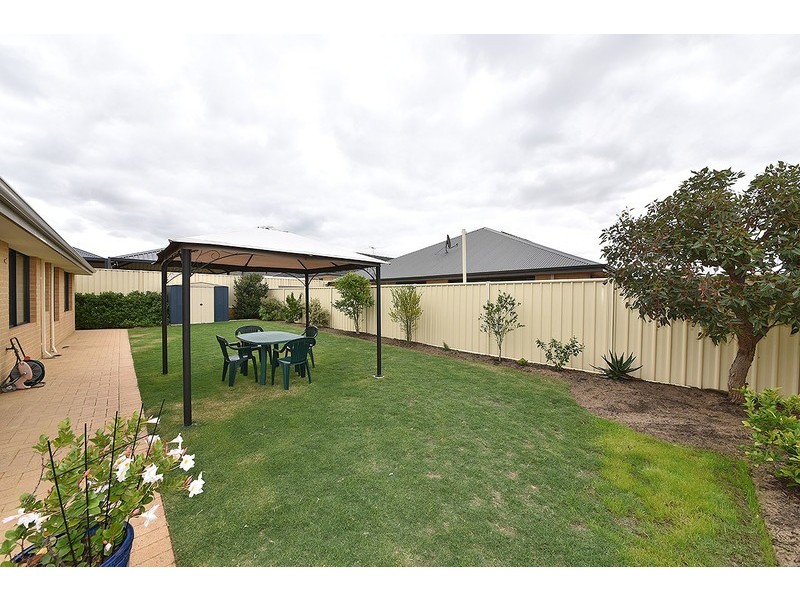 4 Archimedes Crescent, Tapping WA 6065