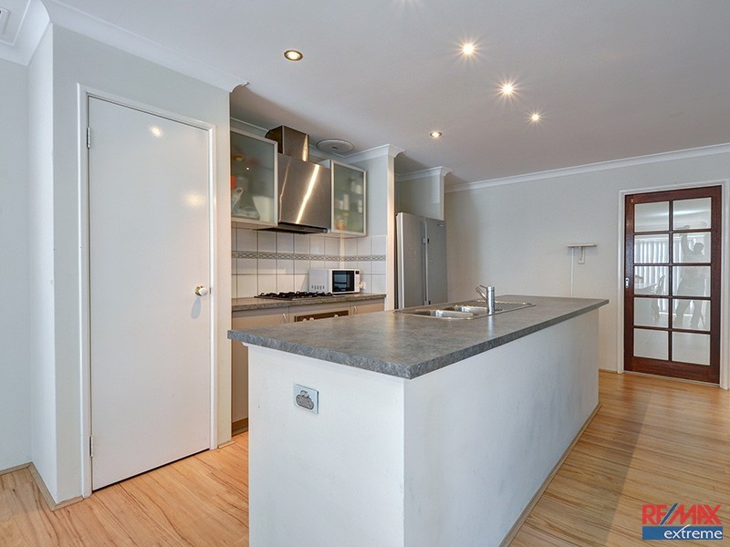 15 Apsley Bend, Tapping WA 6065