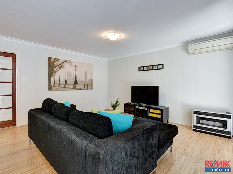 15 Apsley Bend, Tapping WA 6065
