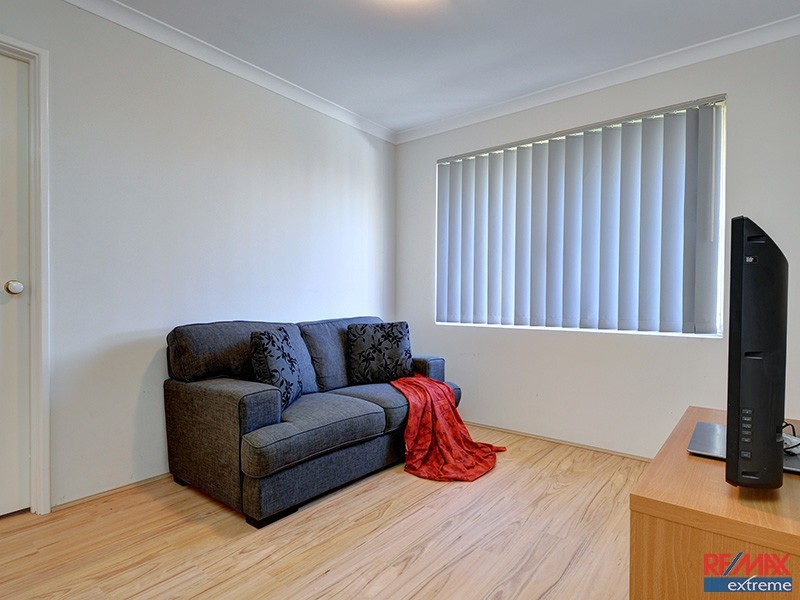 15 Apsley Bend, Tapping WA 6065