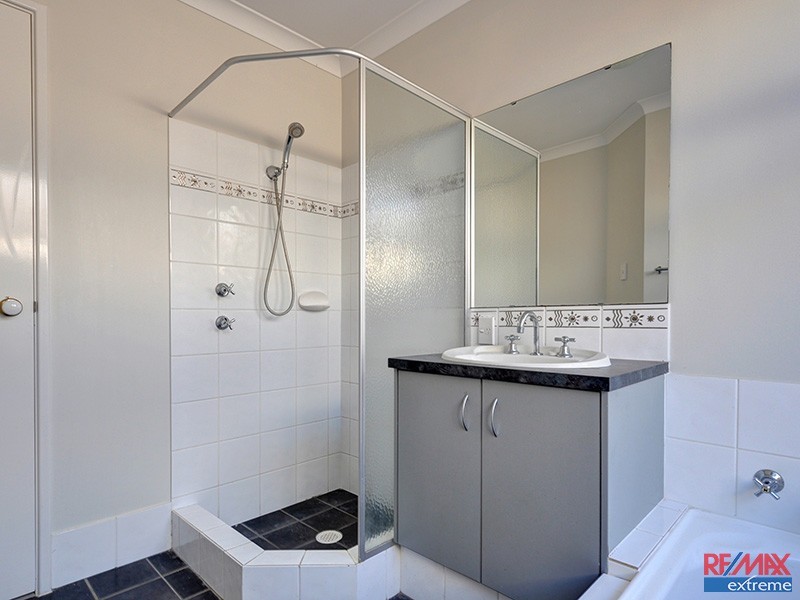 15 Apsley Bend, Tapping WA 6065