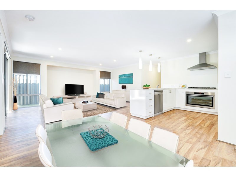 4/3 Willeroo Chase, Carramar WA 6031