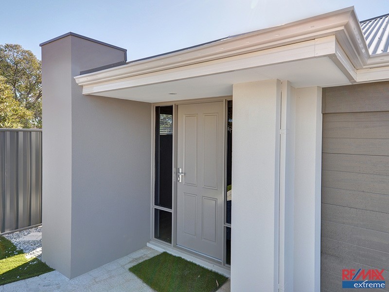 4/3 Willeroo Chase, Carramar WA 6031