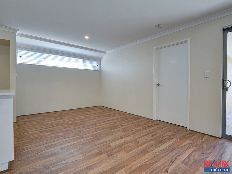 4/3 Willeroo Chase, Carramar WA 6031