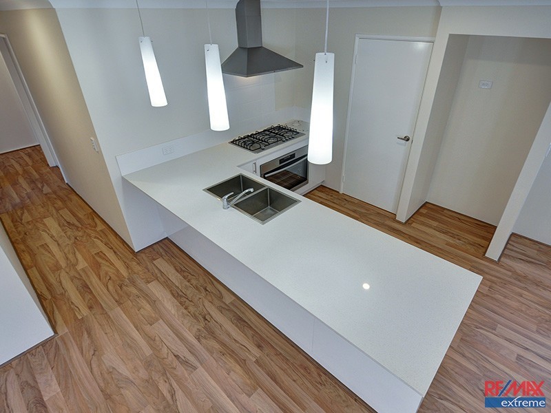 4/3 Willeroo Chase, Carramar WA 6031