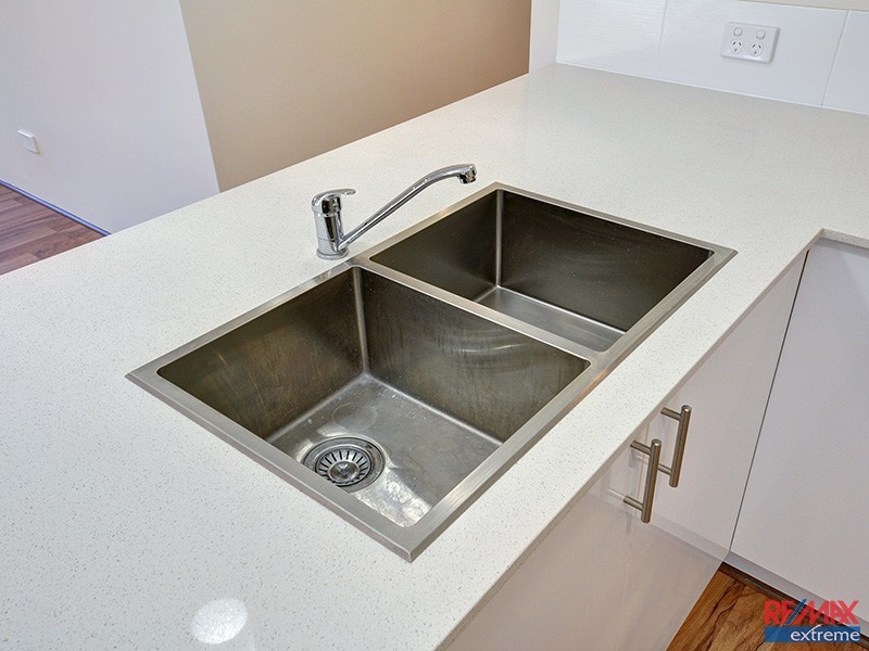 4/3 Willeroo Chase, Carramar WA 6031