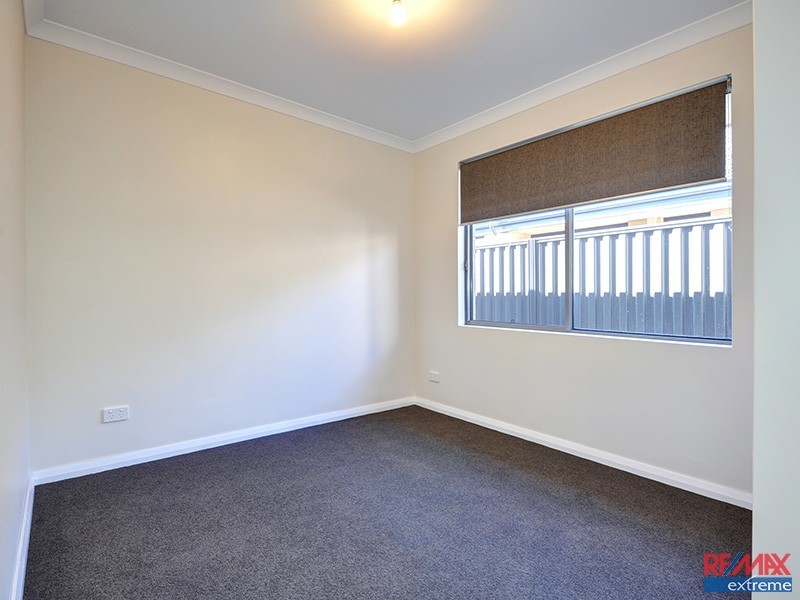 4/3 Willeroo Chase, Carramar WA 6031