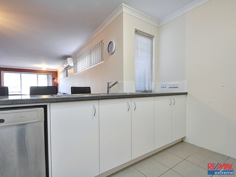 45 Splendens Avenue, Banksia Grove WA 6031