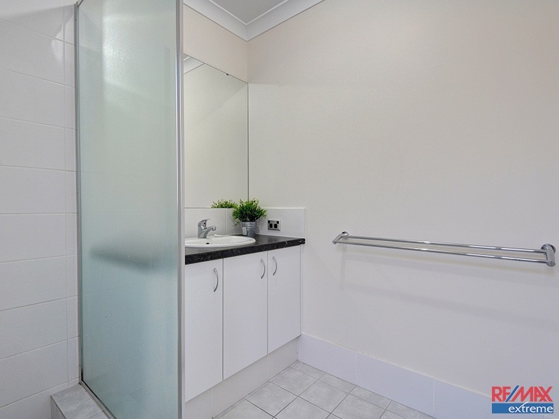 45 Splendens Avenue, Banksia Grove WA 6031