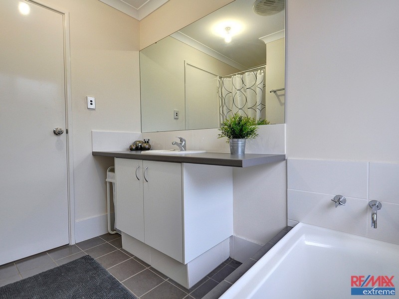 45 Splendens Avenue, Banksia Grove WA 6031