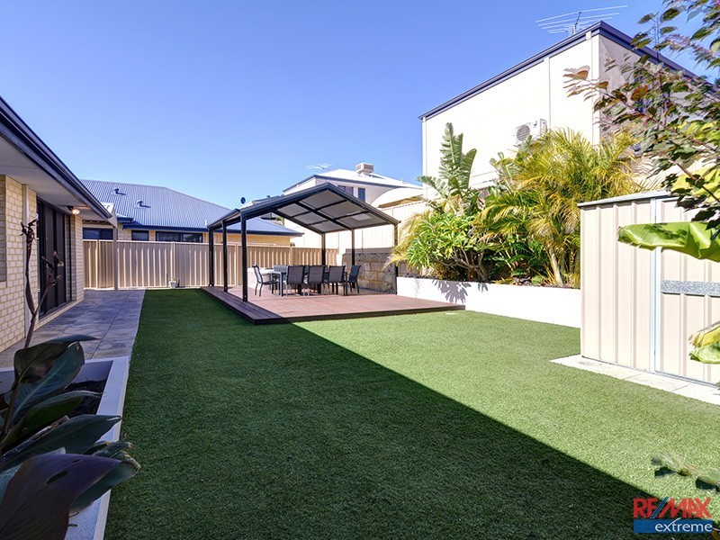 8 Athens Lane, Hocking WA 6065