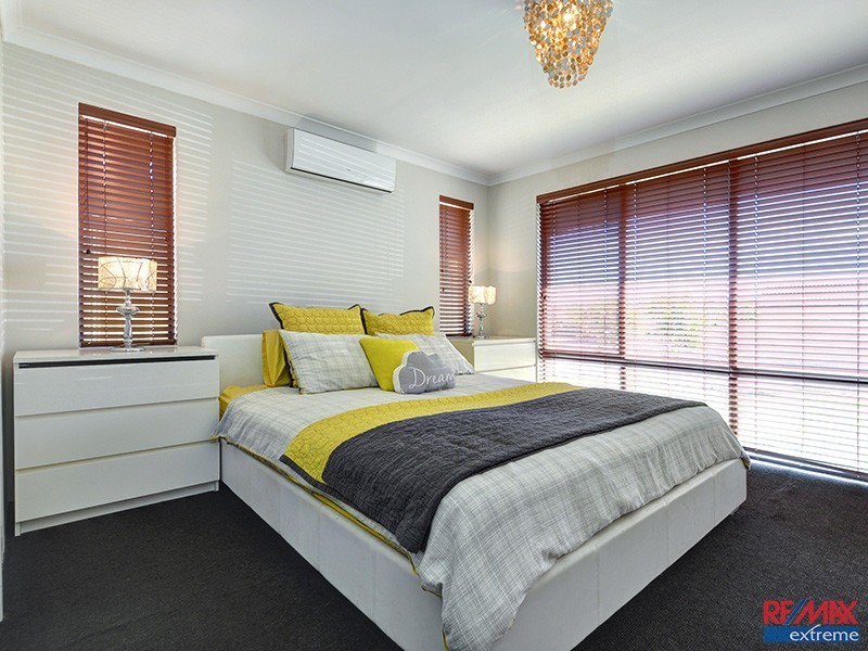 8 Athens Lane, Hocking WA 6065