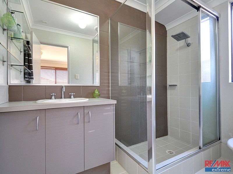 8 Athens Lane, Hocking WA 6065