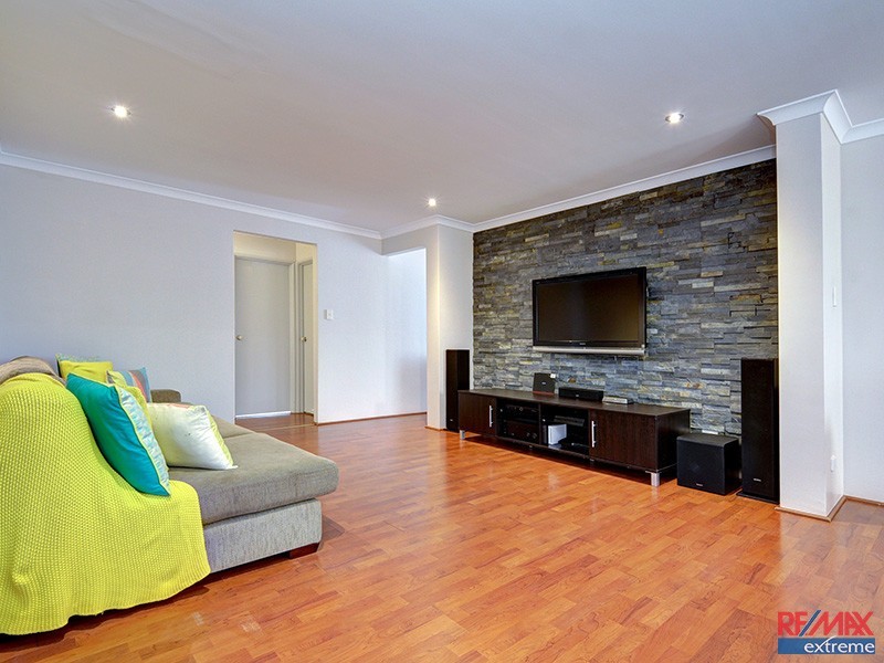 8 Athens Lane, Hocking WA 6065