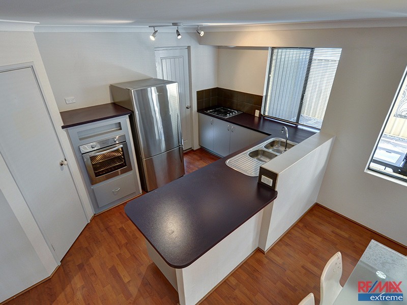 8 Athens Lane, Hocking WA 6065