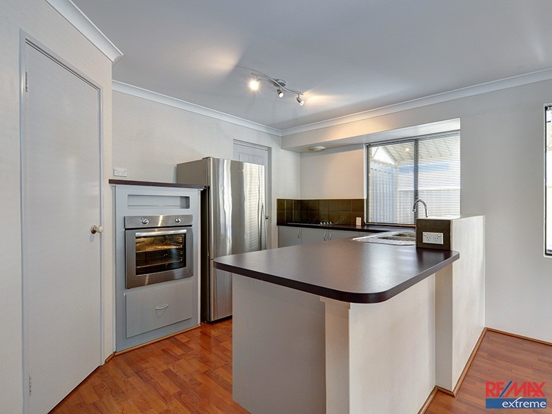 8 Athens Lane, Hocking WA 6065